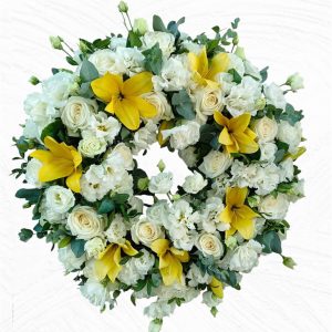 Coroana funerara cu trandafiri si crini