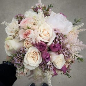 Buchet de mireasa cu astilbe