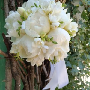 Buchet de mireasa cu bujori