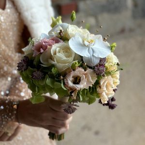 Buchet de mireasa cu lisianthus