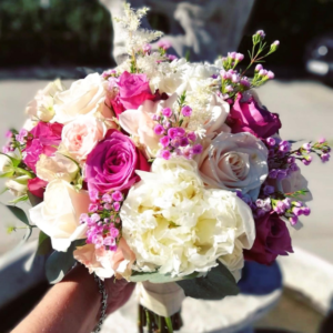 Buchet de mireasa cu wax flowers