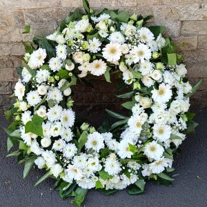 Coroana funerara Etern cu flori albe