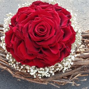 Buchet cununie trandafir gigant si gypsofila incredibil de frumos